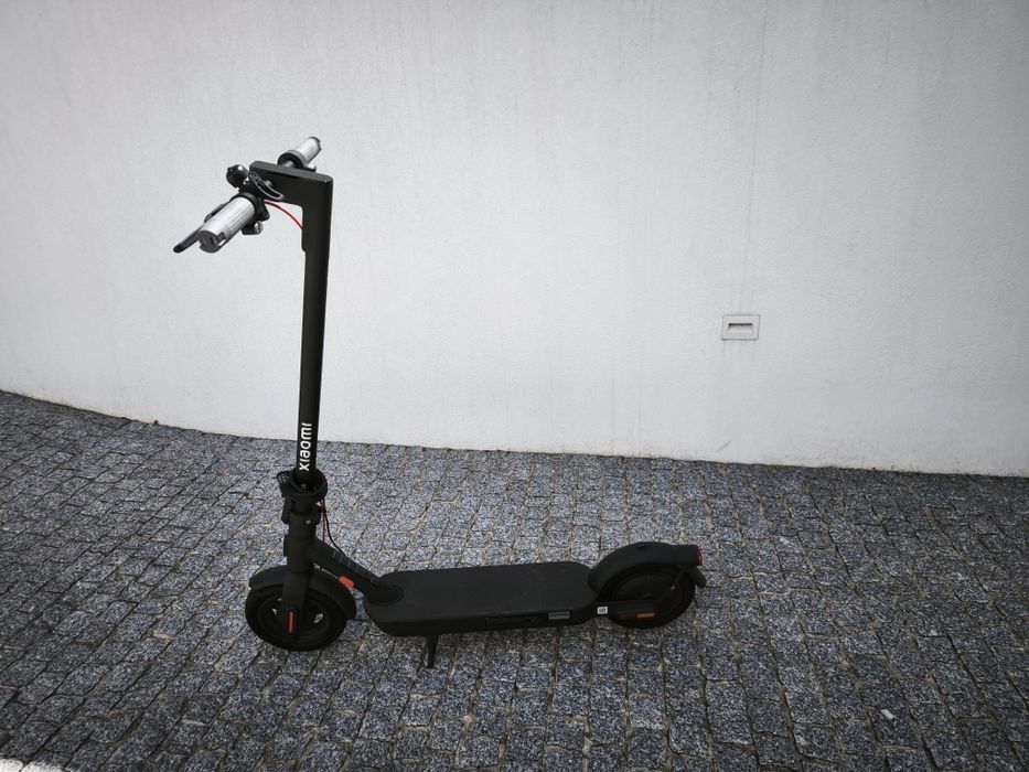 Trotinete Elétrica Xiaomi 4 Pro (2nd Gen) – 1000W / 60km Autonomia