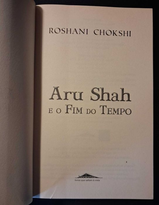 Livro "Aru Shah e o Fim do Tempo" - Roshani Chokshi