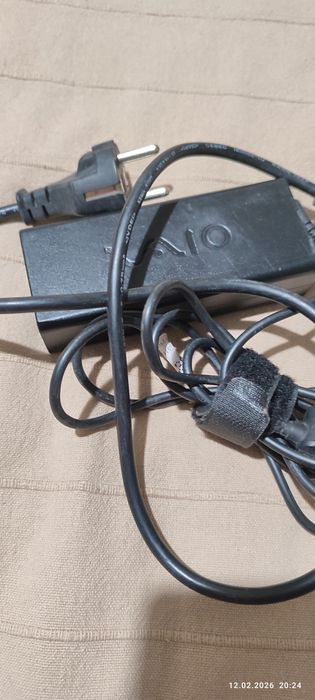 зарядний Sony пристрій (адаптер змінного струму) для ноутбука Sony