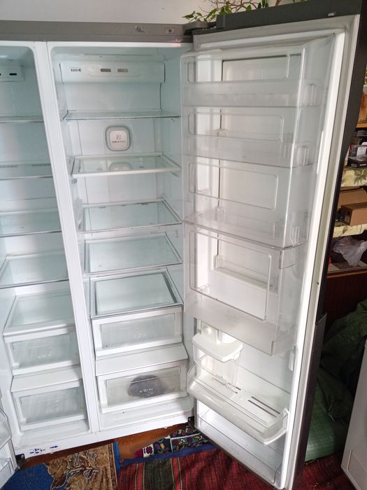 Холодильник LG непрацюючий