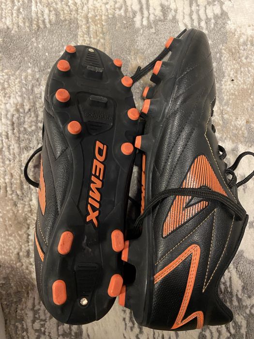 Бутси футбольні