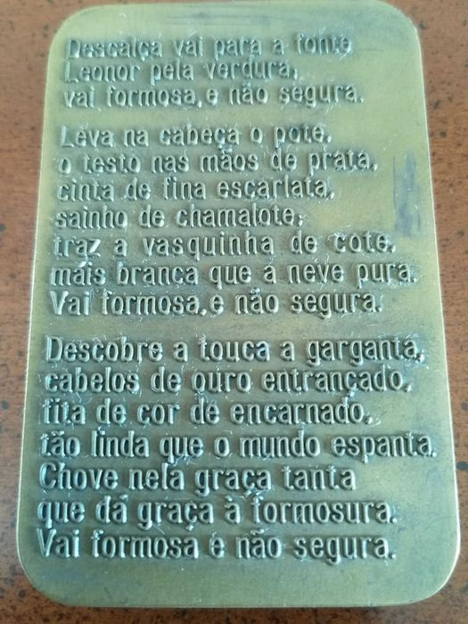 Medalha Alusiva a Luís de Camões, da autoria do Cabral Antunes.