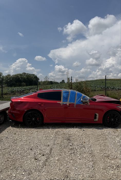Kia Stinger GT 3.3 V6 AWD 2019 – 480 KM – uszkodzona
