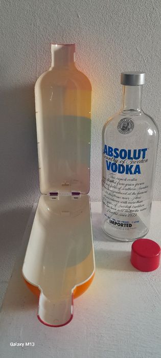 Caixa Absolut Vodca Limited edition