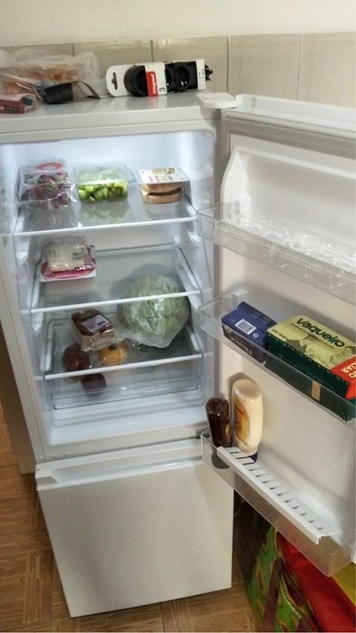 Frigorífico Combinado KUNFT KC9134 WH (Estático - 143 cm - 175 L - Branco)
