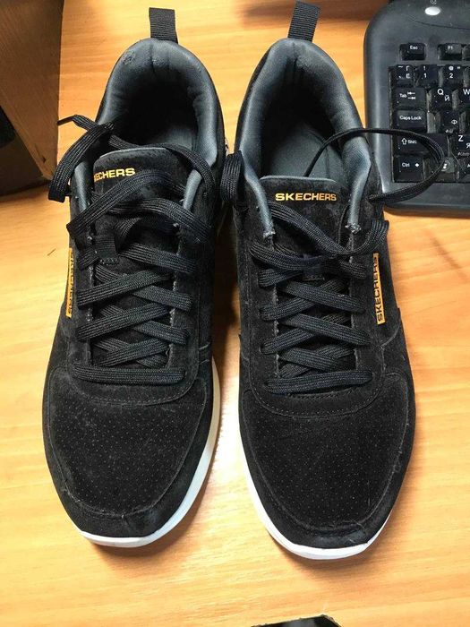 Кросівки чорні skechers 44 р