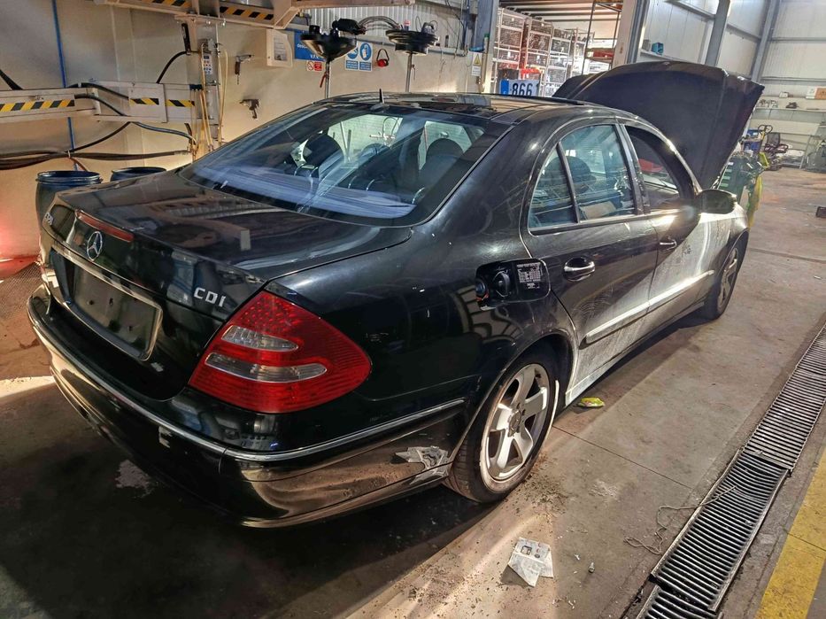 Carro MOT: OM648961 MERCEDES CLASSE E 2004 320CDI ???? 5P PRETO DIESEL