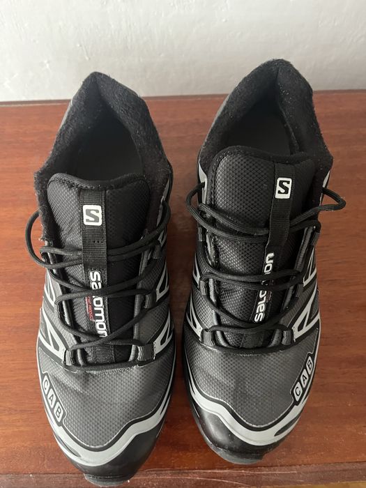 Продам зимові кросівки.