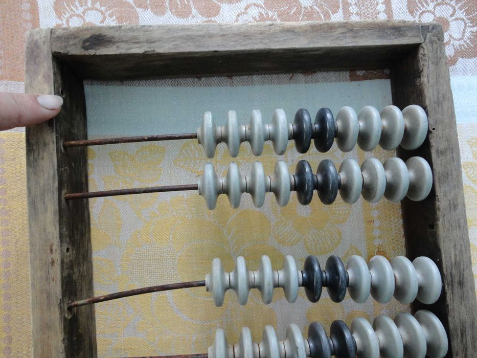 Старовинна рахівниця.Вони-ж щоти.