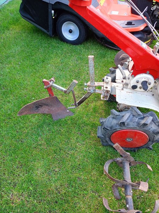 Glebogryzarka spalinowa ISEKI