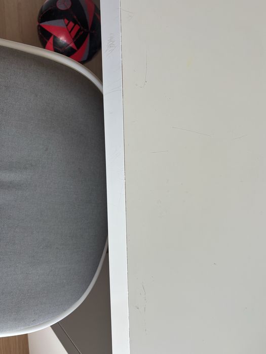 Secretária 140X65cm