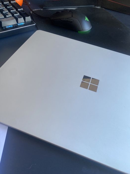 Microsoft Surface Laptop 3 - i5 8GB RAM 256 SSD