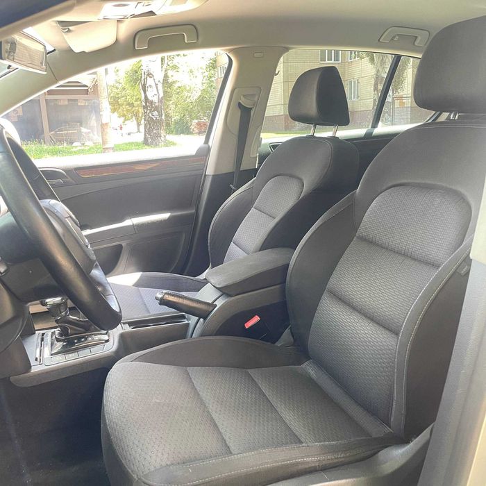 Skoda Superb 2011 продаж авто купити Шкода Суперб в Україні седан ліфтбек автомат DSG бензин комфортний та просторий автомобіль у гарному стані машина