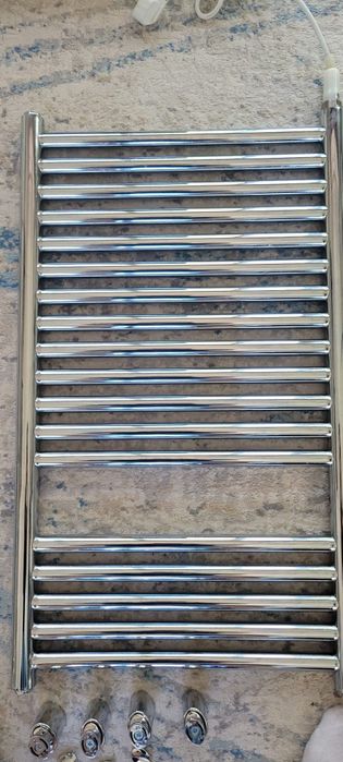 Toalheiro elétrico cromado 200W – fluido interno – restaurado