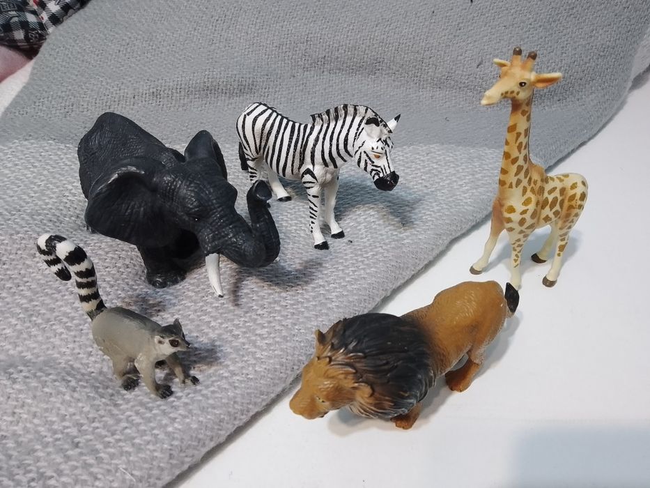 Figurki zwierzęta Lidl słoń zebra lemur żyrafa lew