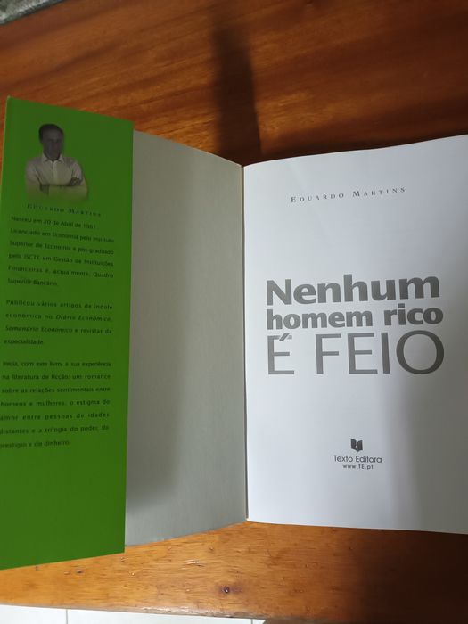 Livro de Eduardo Martins Nenhum Homem Rico É  Feio