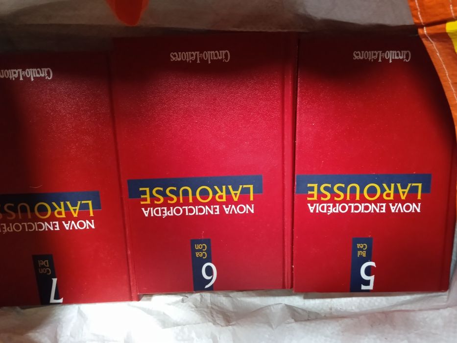 Nova enciclopédia larousse