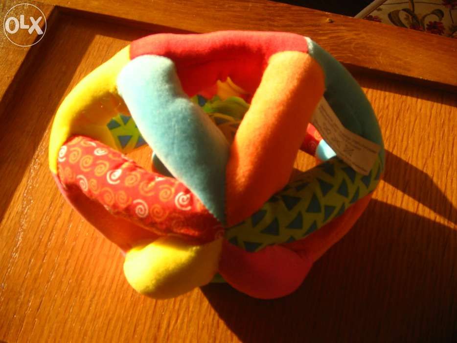 Brinquedo com chocalho novo nunca usado em caixa