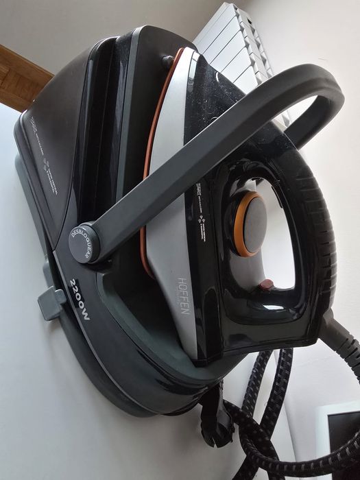 Ferro de engomar com caldeira como Novo.