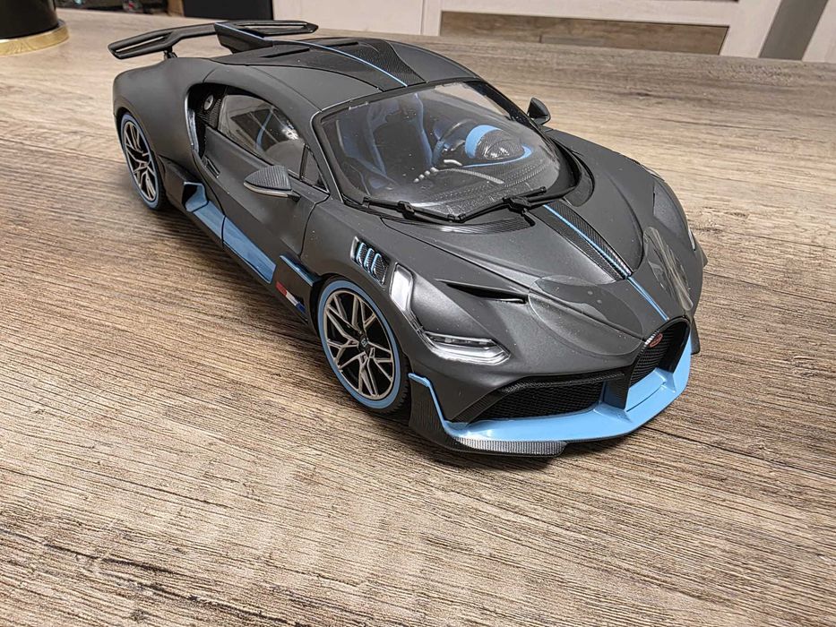 Bugatti Divo 1:18 Burago