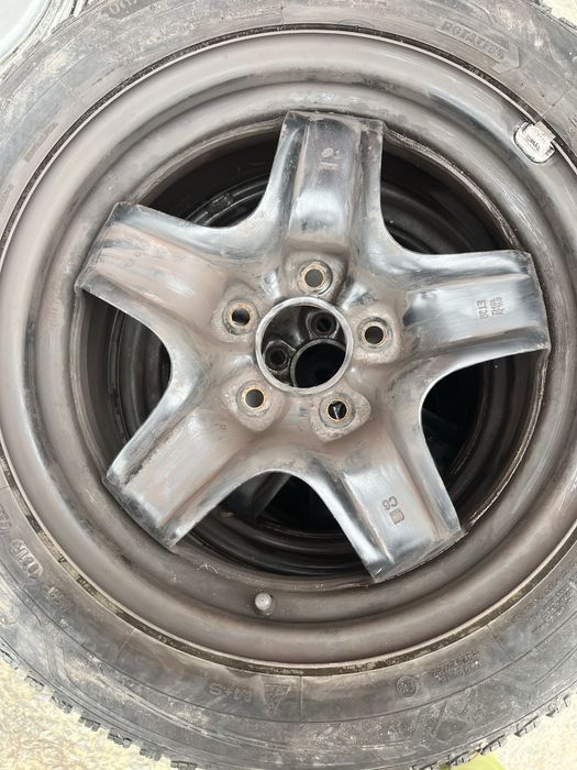 Шини з дисками в гарному стані