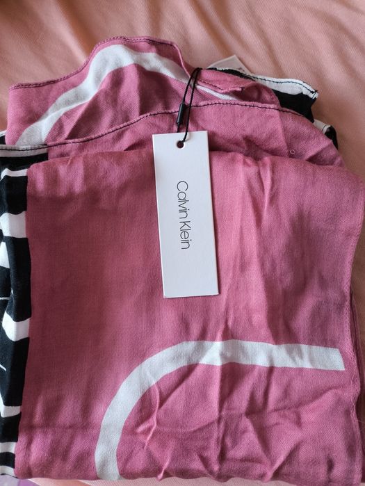 Nowy szalik damski Calvin Klein (apaszka, chusta)
