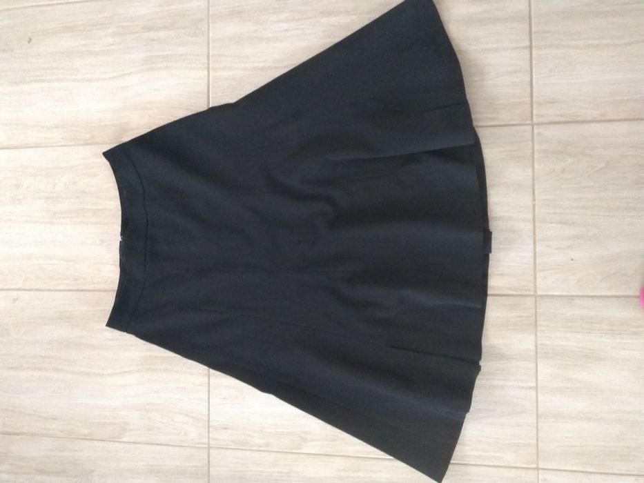 Czarna spódnica damska rozkloszowana H&M 36
