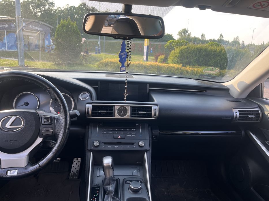 Lexus IS 200t