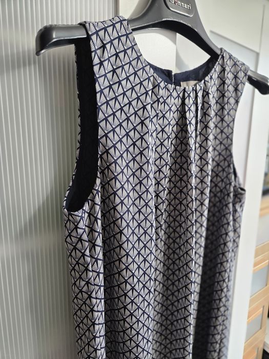 Sukienka luźna prosty fason H&M geometryczny wzór