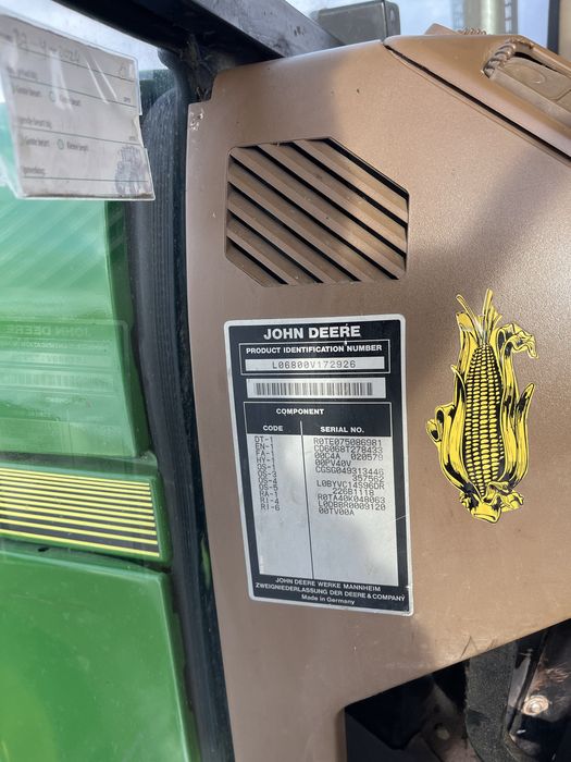 Трактор John Deere 6800