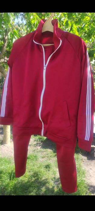 Спортивний костюм (46 р.).