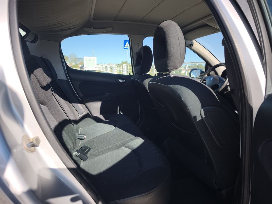 Peugeot 206 1.1 | Versão Black and Silver