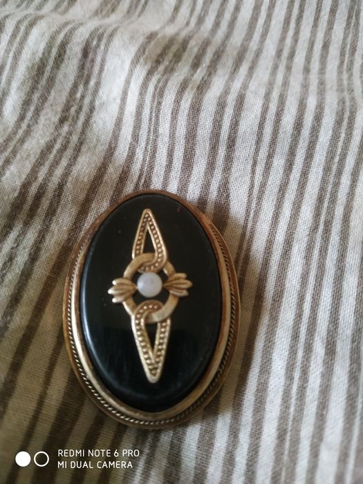Продам старину брошку