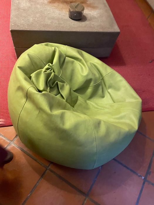 Pufe verde para sentar