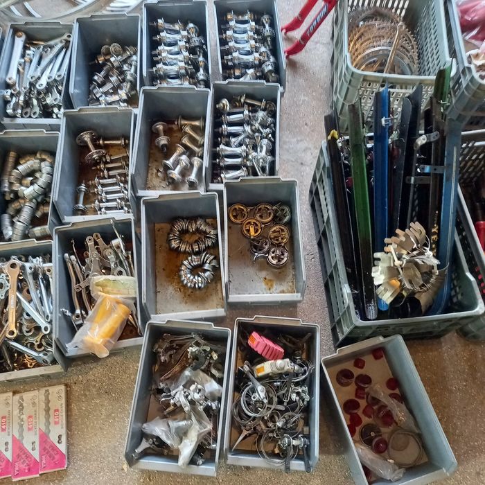 Lote de peças de bicicletas