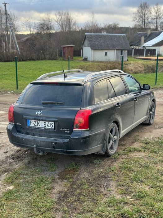 Toyota Avensis 2.0, 4D, 2005 рік, механіка,преміум комплектація.