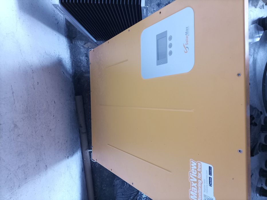 Inwertery solarne ongrid różne