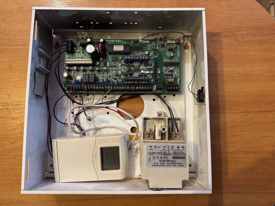 Centrala alarmowa Pyronix Matrix 832+