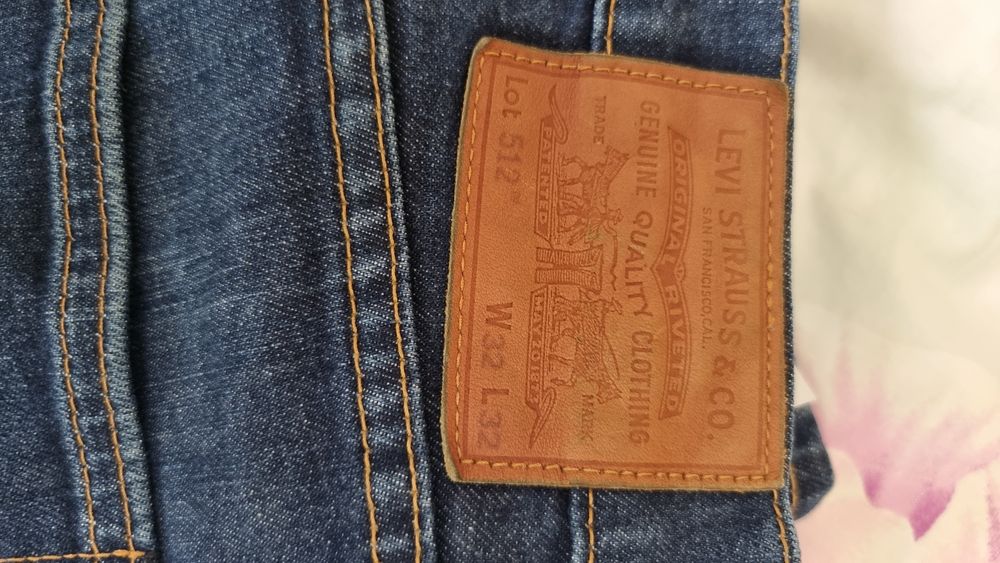 Продаються джинси  LEVIS 2 пари