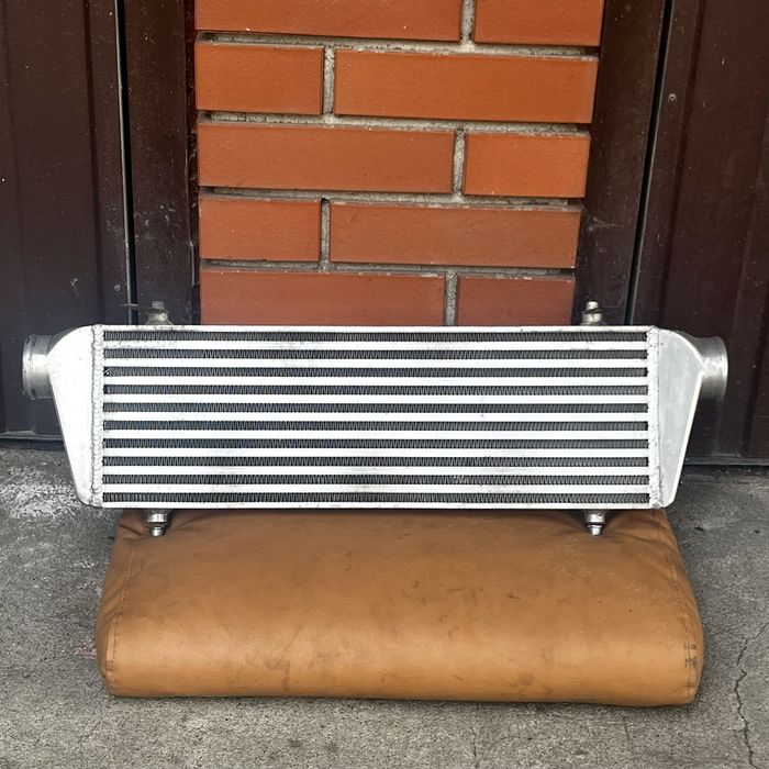 Czołowy intercooler renomowanej marki TurboWorks.