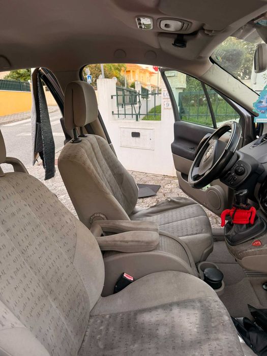 Vendo Renault Scénic 1.5 dCi, de Junho de 2005, com  195.000 km com problemas de injeçao — photo 5