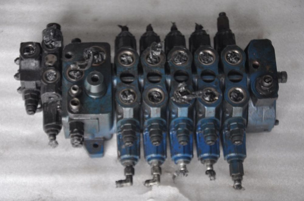 ROZDZIELACZ HYDRAULICZNY MECALAC NR Z507260157