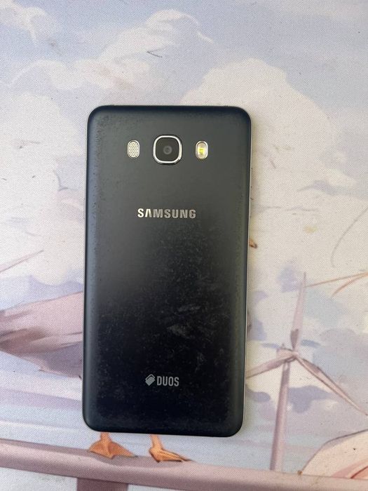 Samsung J7 2016.