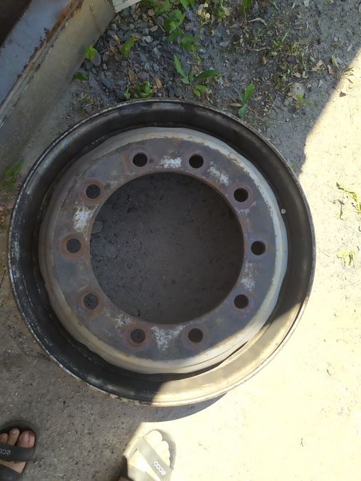Грузовая резина шины Bridgestone 315/70 R22,5 рулевая тяга не дорого