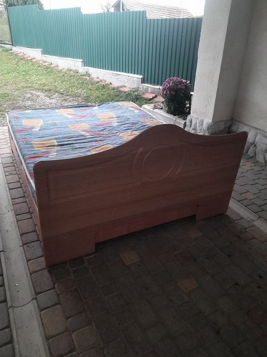 Ліжко двохспальне