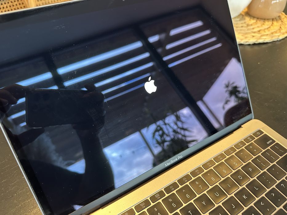 MacBook Pro 13 model A1708