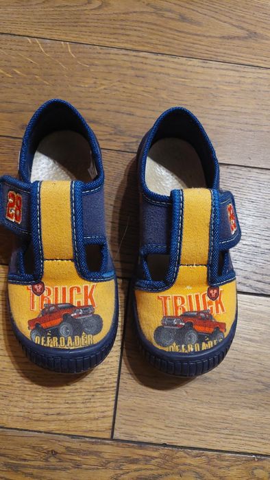 Kapcie 25 , firma 3F