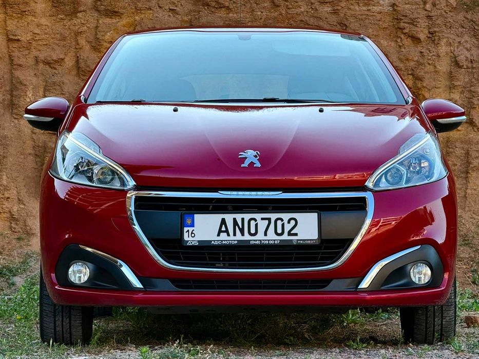 Peugeot 208 2017 1.2 бензин/автомат