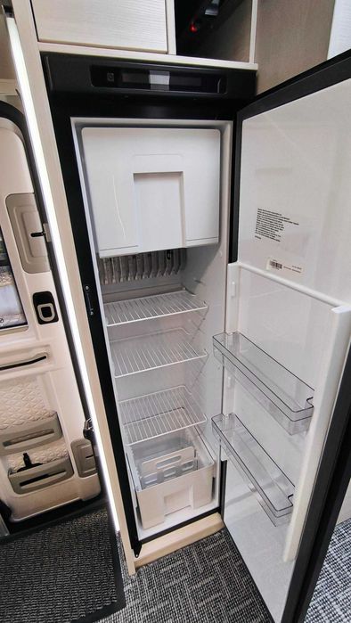 Kamper Kołobrzeg - Nowy kamper na wynajem - Challenger 337 Premium