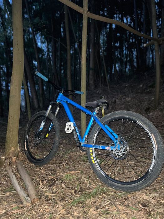 Berg stuka 9.1 dirt jump